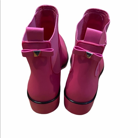 HP!!! EUC Kate Spade pink 8/9 pull on rain boots. - Picture 4 of 5